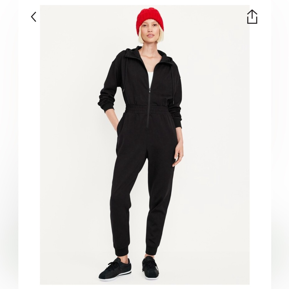 Old Navy Dynamic Fleece hooded jumpsuit. New with tags. Size XL. Black. Sealed